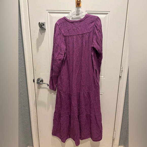 ⭐️ Xirena maxi dress size medium - Picture 2 of 4